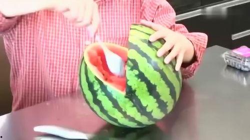 吃瓜视频里面的东西,热门话题背后的真相与笑料 第2张 吃瓜视频里面的东西,热门话题背后的真相与笑料 第2张