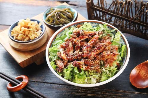 吃瓜黑茶烤肉拌饭视频教程,吃瓜黑茶烤肉拌饭制作全攻略  第3张