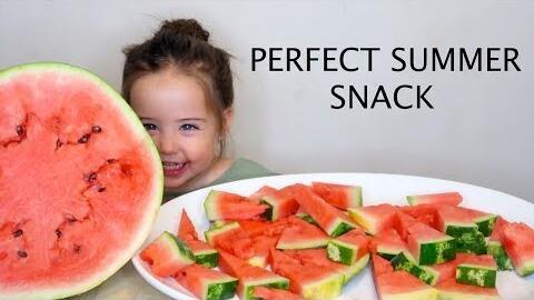 可爱的吃瓜小女孩视频在线观看,在线观看萌态十足