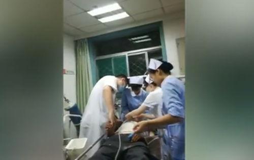 中南医院吃瓜事件视频播放,视频曝光引发网友热议 第3张 中南医院吃瓜事件视频播放,视频曝光引发网友热议 第3张