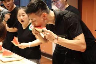 第三集吃瓜群众视频播放,吃瓜群众热议，揭秘视频背后的真相  第2张