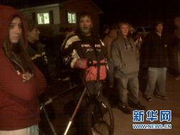 挟持人质吃瓜的视频,挟持人质事件实时直播，吃瓜群众围观  第3张