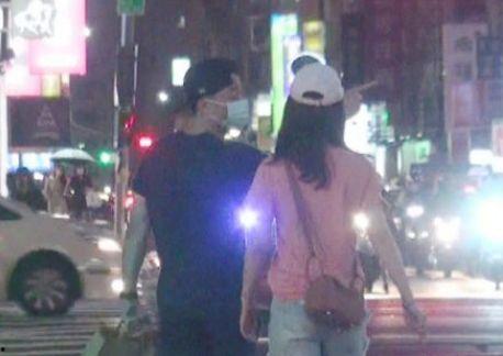 夫妻吵架路人吃瓜视频  第2张