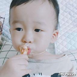 小朋友吃瓜小视频下载,小朋友吃瓜小视频萌态十足  第2张