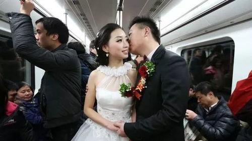 结婚新郎吃吊瓜视频,婚礼现场趣味横生！  第2张