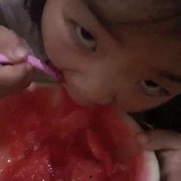 小孩吵架吃瓜视频大全,盘点那些搞笑小孩吵架吃瓜瞬间  第2张