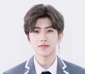 蔡徐坤白鹿吃瓜视频,揭秘娱乐圈幕后故事  第3张