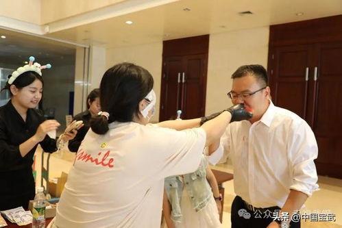 集体吃瓜事件真相视频播放,真相视频曝光背后的惊人内幕