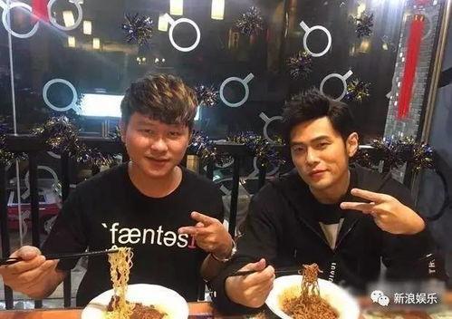 视频演唱会逆天吃瓜是真的吗,视频演唱会“逆天吃瓜”事件真相揭秘  第2张