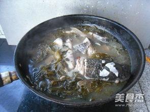 带你吃瓜老坛酸菜视频,老坛酸菜背后的故事与争议 第3张 带你吃瓜老坛酸菜视频,老坛酸菜背后的故事与争议 第3张