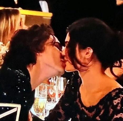 纽约前男友吃瓜视频,揭秘昔日恋情背后的真相  第2张