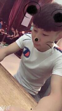 吃瓜大哥主播视频大全,揭秘网络红人的魅力与争议  第2张