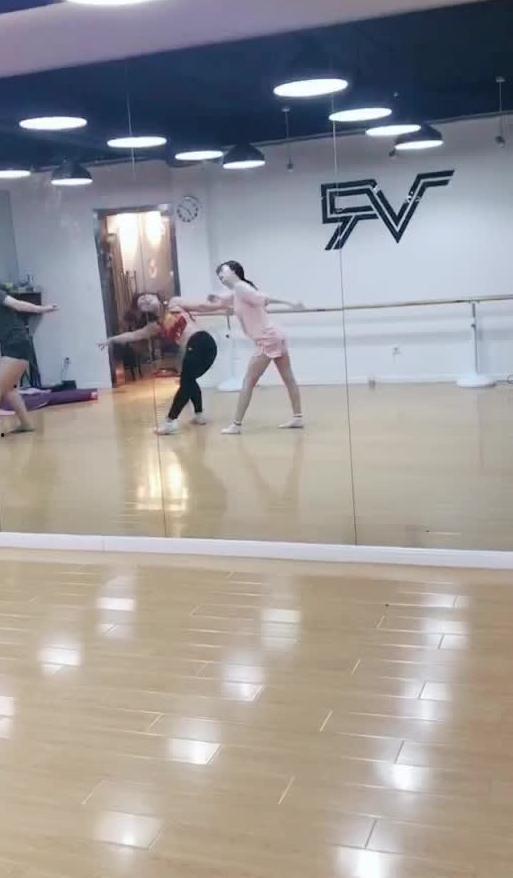 军训舞蹈视频吃瓜在线 第2张 军训舞蹈视频吃瓜在线 第2张