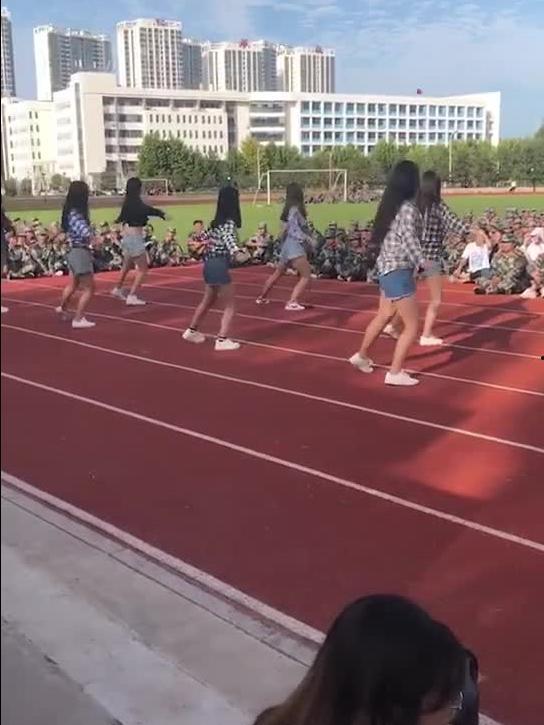 军训舞蹈视频吃瓜在线 第3张 军训舞蹈视频吃瓜在线 第3张
