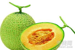 3岁宝宝吃哈密瓜视频,甜蜜瞬间萌翻网友  第2张