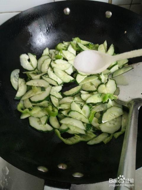 茭瓜可以怎么做菜吃呢视频,视频教你轻松烹饪 第2张 茭瓜可以怎么做菜吃呢视频,视频教你轻松烹饪 第2张