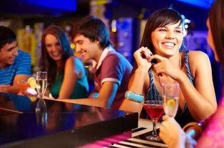 美女玩套圈吃瓜视频,精彩瞬间引网友热议  第3张