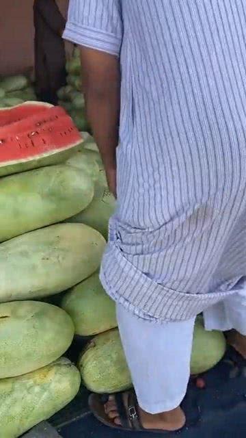 群众吃超级大瓜视频大全,群众热议的短视频盛宴  第2张