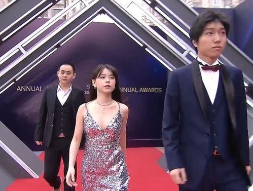 上海师大女教师吃瓜视频,校园生活幕后曝光  第2张