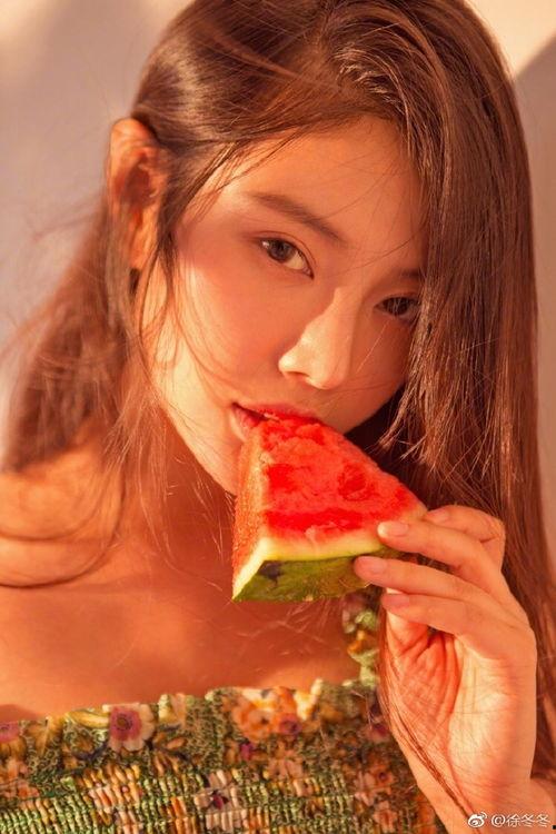 青州吃瓜大嫂视频大全,趣味横生的乡村生活剪影  第2张