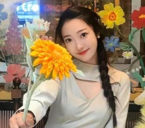 东北名媛吃瓜网红视频,揭秘网红吃瓜背后的故事  第3张