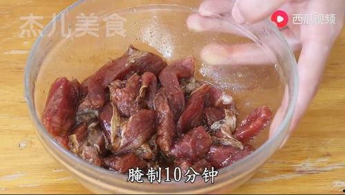 牛吃瓜视频大全,趣味横生的动物食趣集锦  第2张