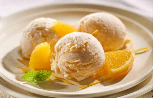 外国小哥吃哈密瓜雪糕视频,甜蜜滋味引发全球热议